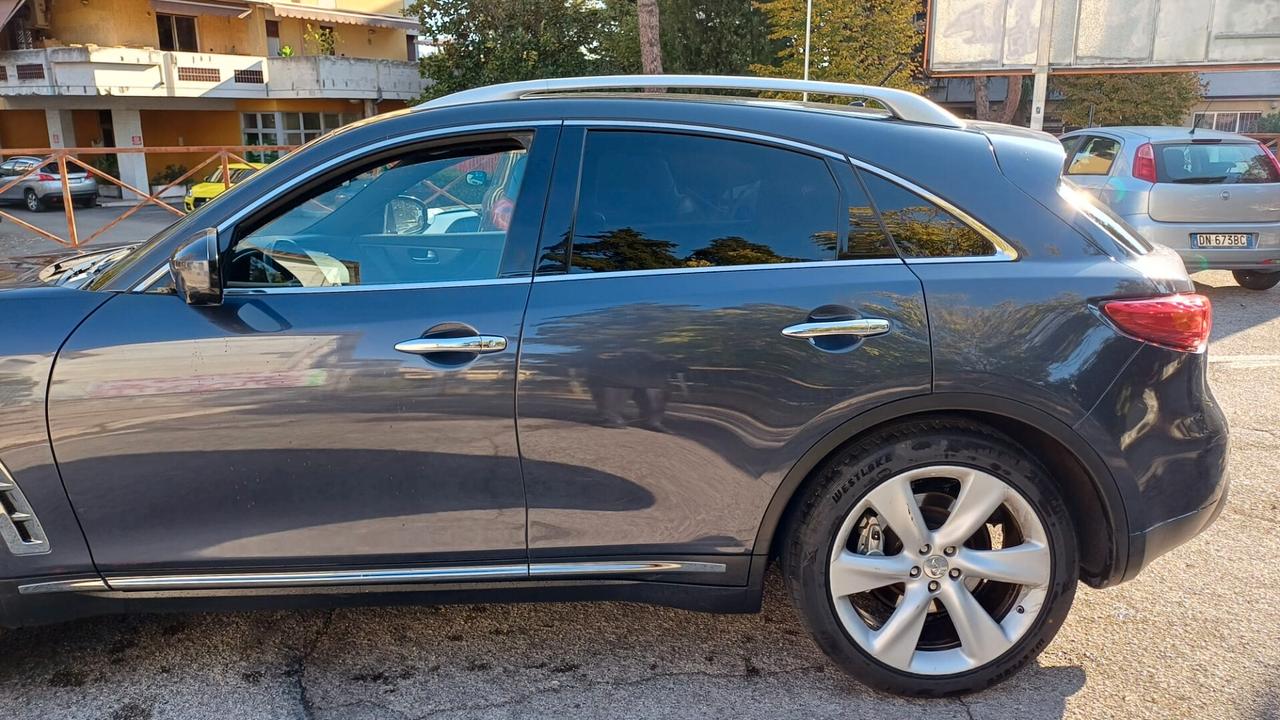 Infiniti FX30d S Premium