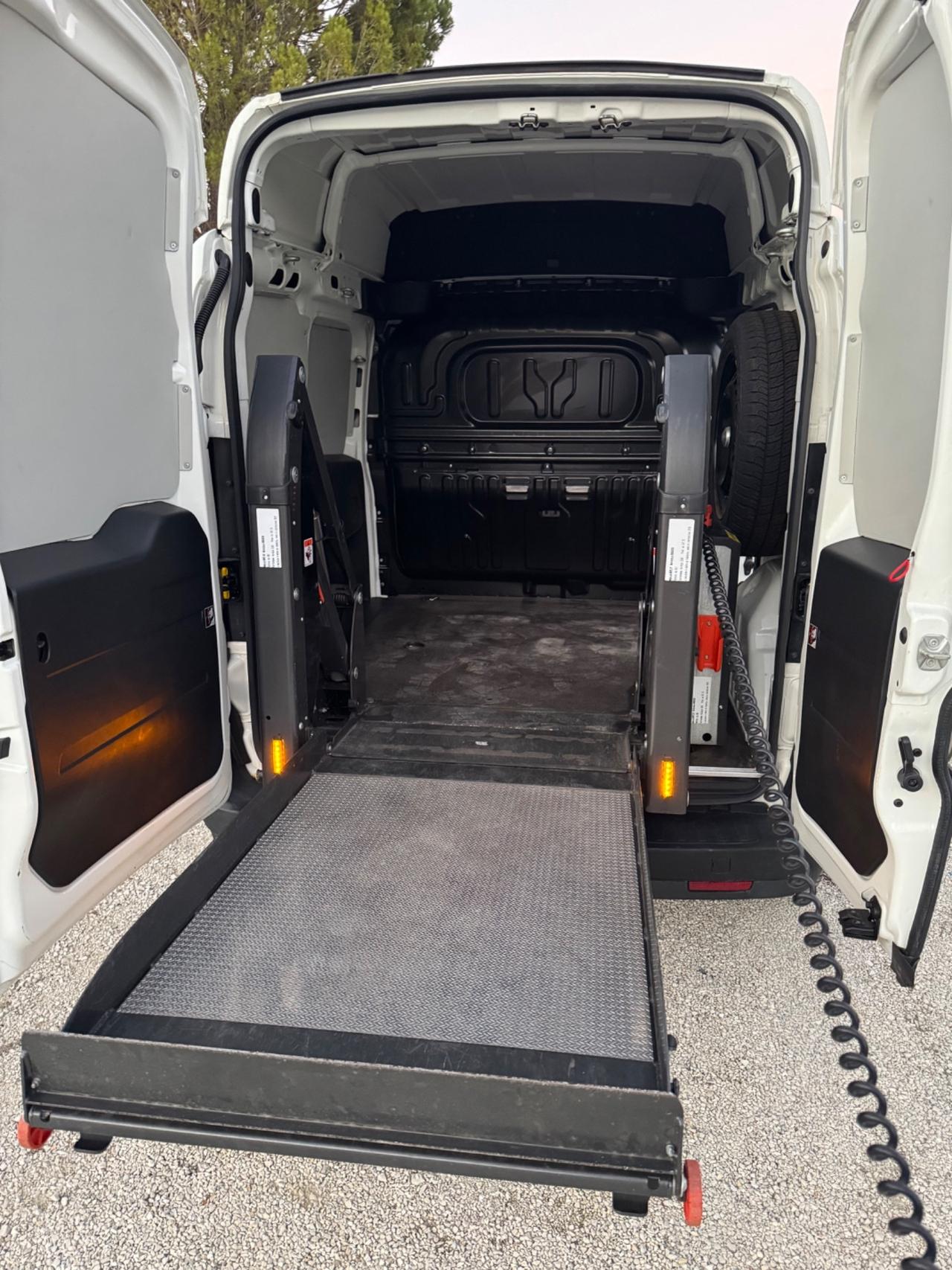 Fiat Doblò 1.4 N.P120Cv 3 posti tetto alto pedana carico