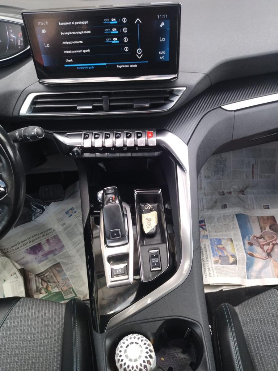 PEUGEOT 5008 BlueHDi 130 EAT8 Allure 7 POSTI