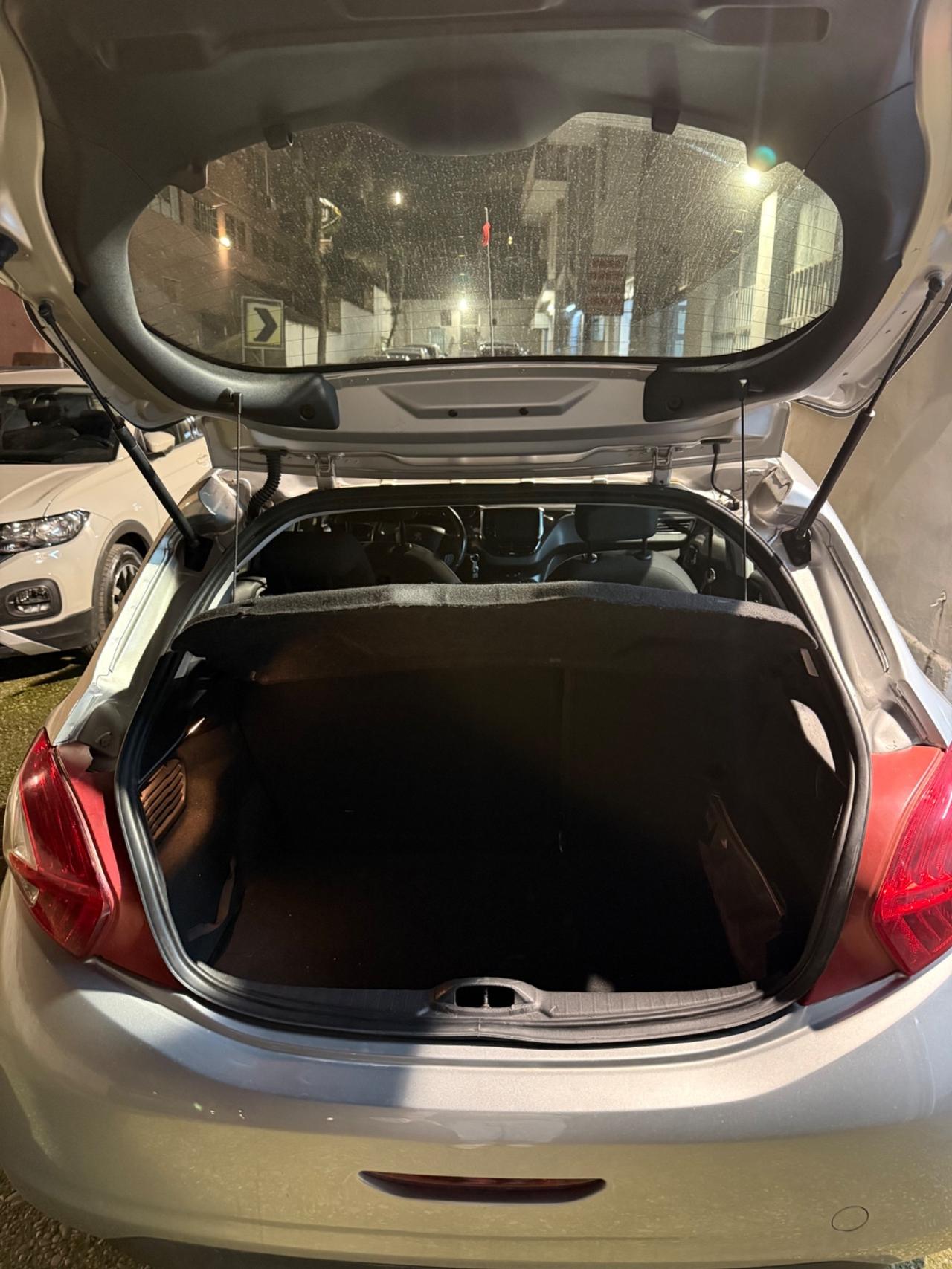 Peugeot 208 PureTech 82 5 porte Allure