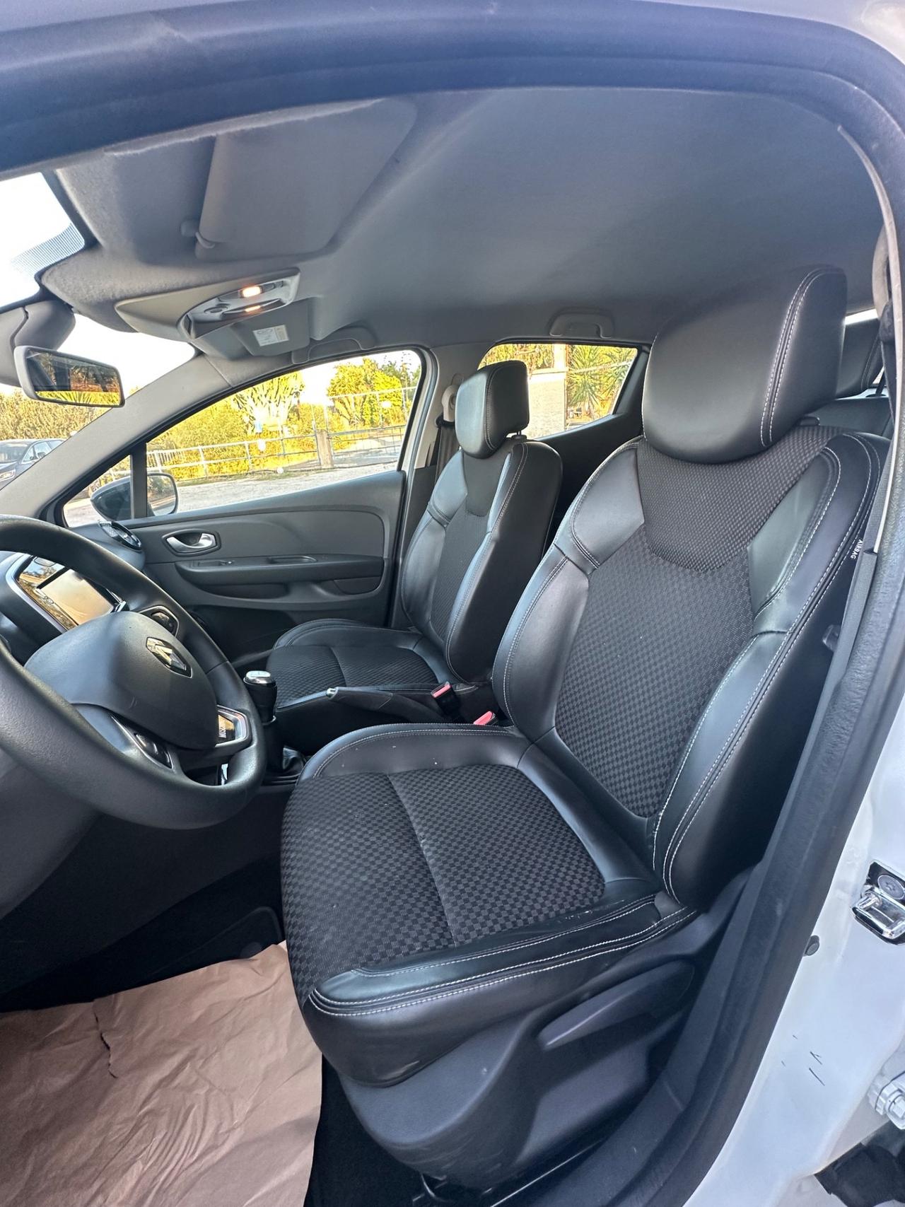 Renault Clio dCi 8V 75 CV 5 porte Moschino Life