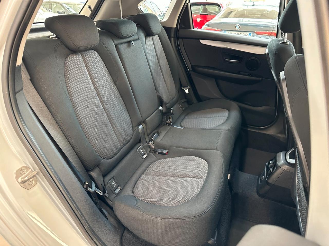 BMW 216 d Active Tourer Advantage - LED - Navi - Sedili Risc