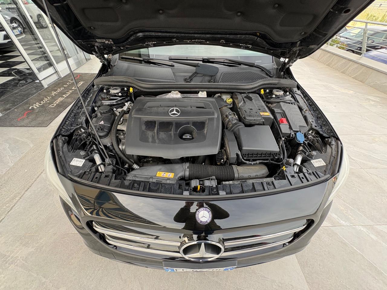 Mercedes-benz GLA 180 d Sport LED INTERNO CERCHI AMG