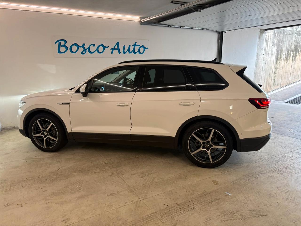 VOLKSWAGEN Touareg 3.0 V6 TDI 286 CV SCR Style