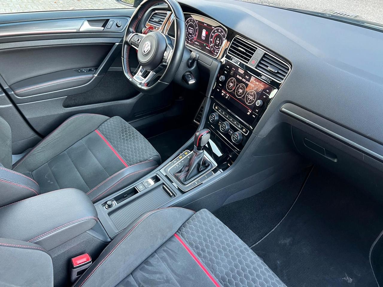 Volkswagen Golf GTI Performance 2.0 245 CV TSI DSG 5p.