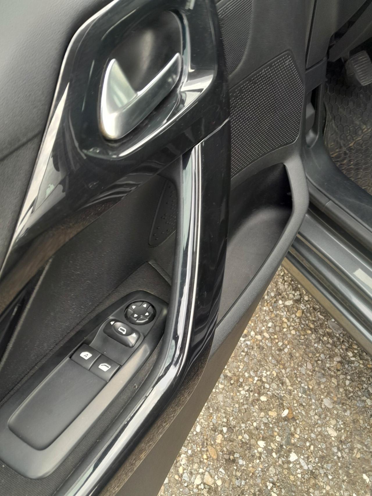 Peugeot 208 BlueHDi 75 cv