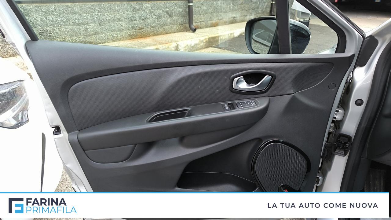 RENAULT Clio IV 2017 - Clio 0.9 tce Moschino Life 75cv