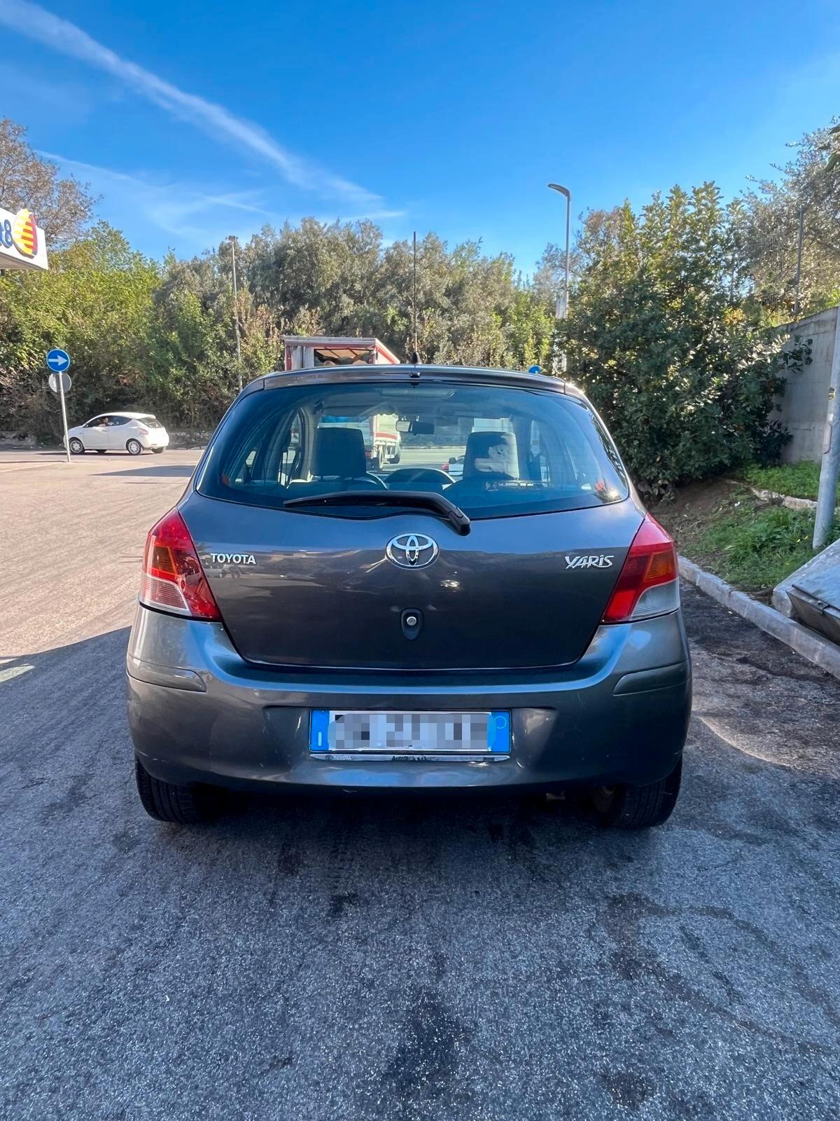 Toyota Yaris 1.4 D-4D DPF 5 porte Sol