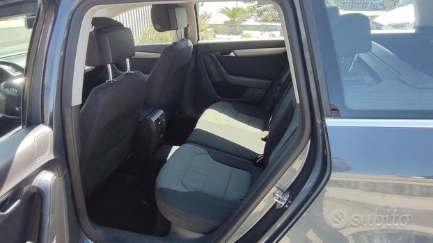 VOLKSWAGEN Passat Variant 2.0 TDI Highline BlueM