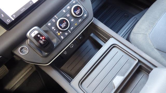 LAND ROVER Defender 110 2.0 SD4 AWD Auto S 7pt