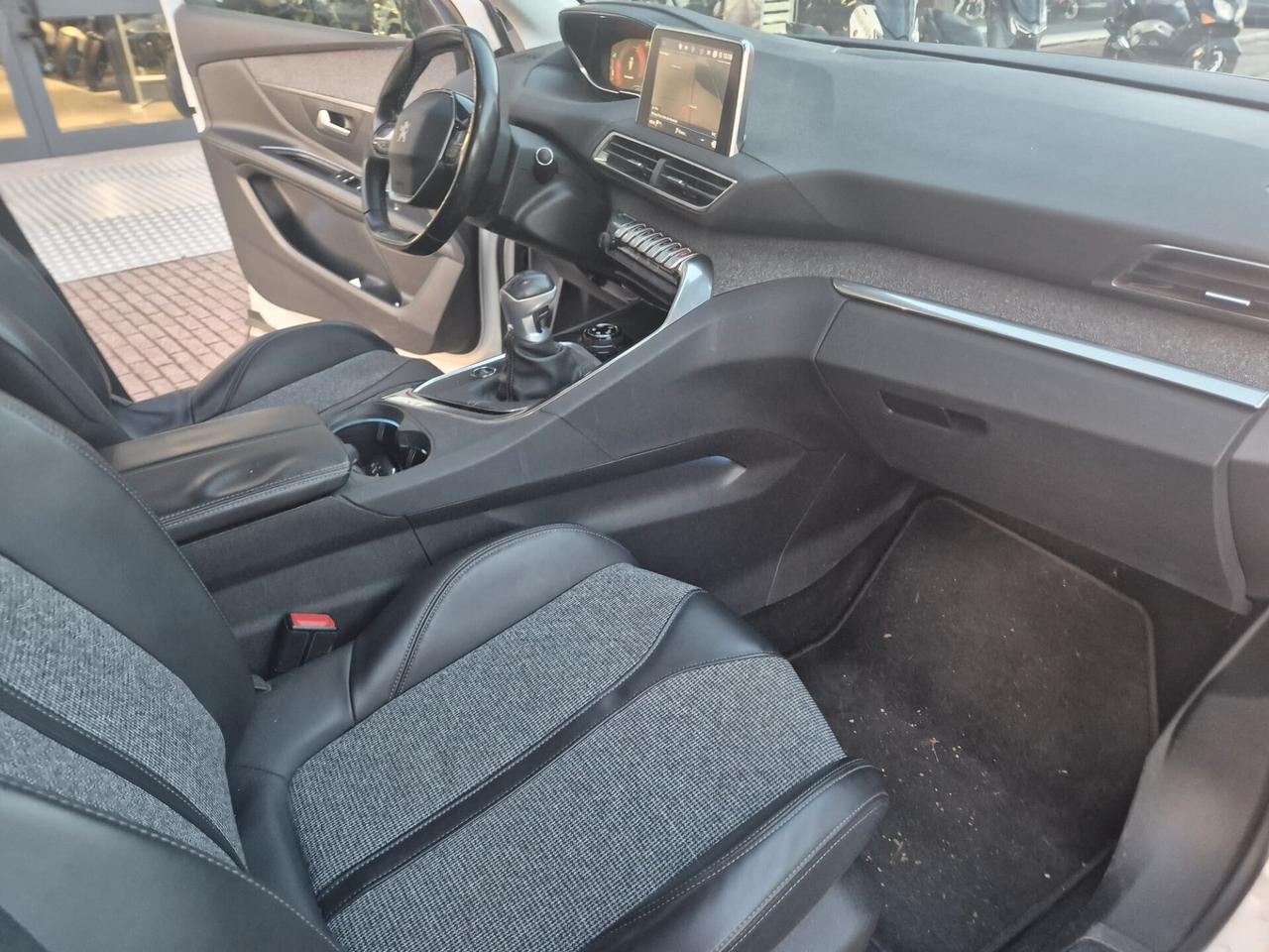 Peugeot 3008 1.5 HDi 130 S&S Allure E6B--UNIPROPR.!!!