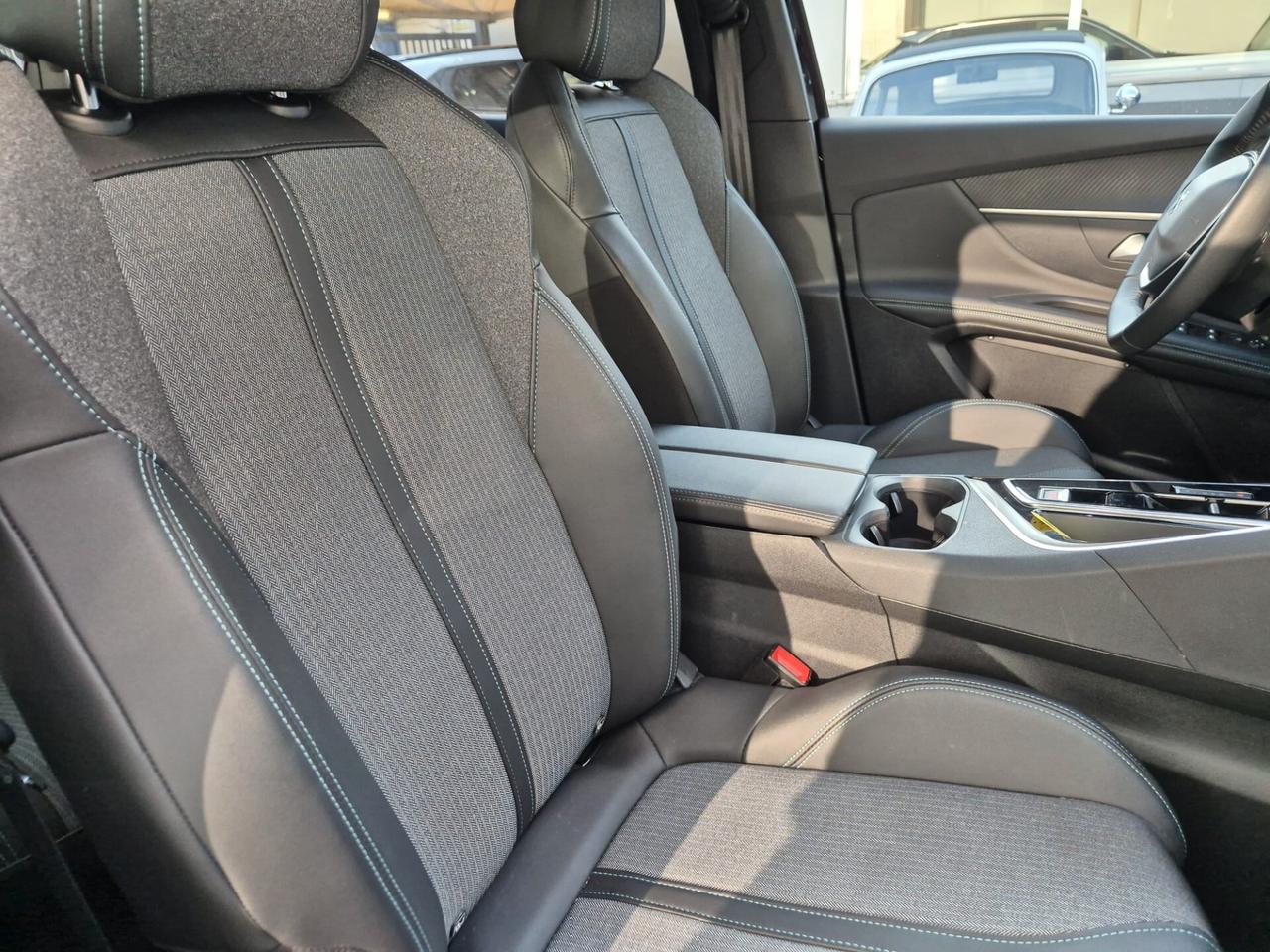 Peugeot 3008 BlueHDi 130cv EAT8 Allure