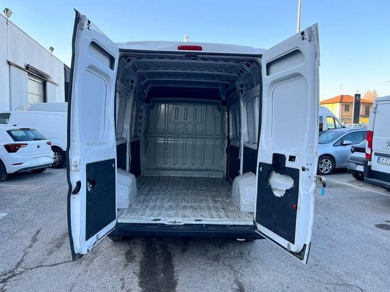 Peugeot Boxer 330 2.2 BlueHDi 140 S&S L2H2 (IVA ESCL.)