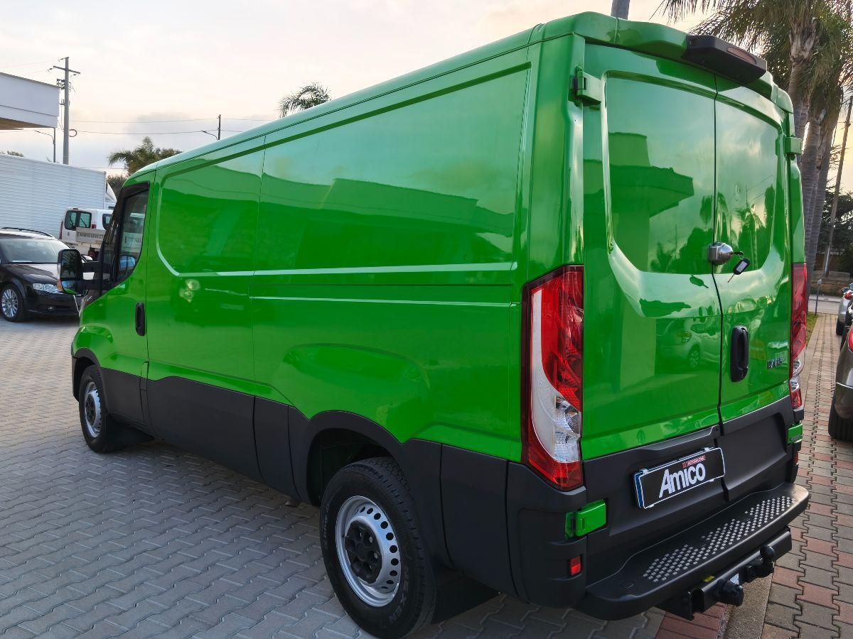 IVECO Daily 35S14 Furgone Medio Tetto Basso Gancio traino