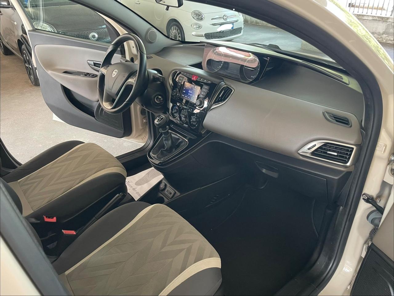 Lancia Ypsilon 1.2 69 CV 5 porte GPL Ecochic Mya perfetta in tutto