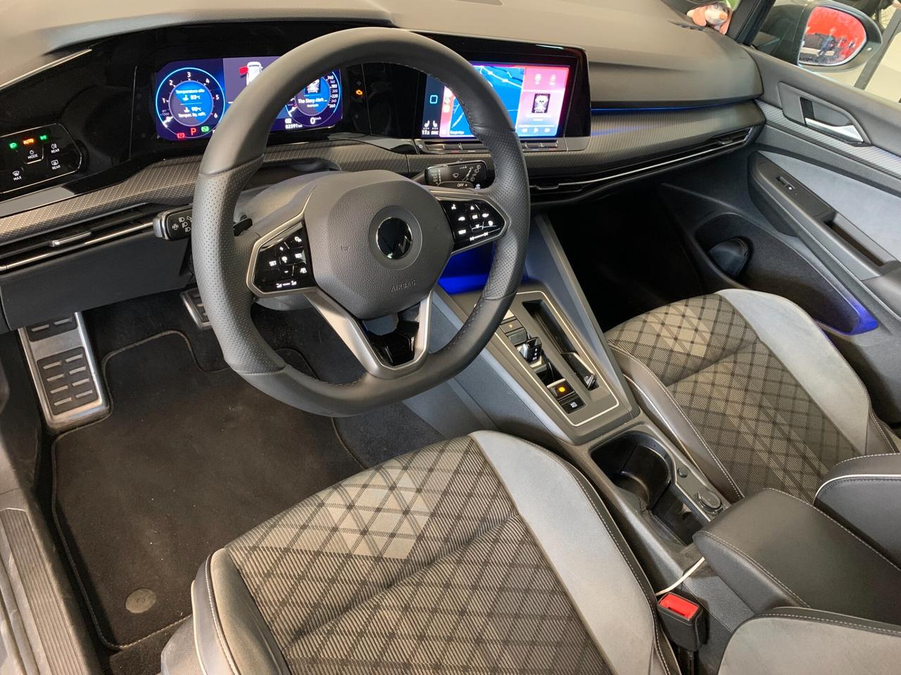 Volkswagen Golf 2.0 TDI 150 CV DSG SCR R-Line