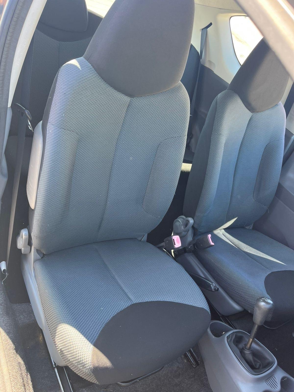 Toyota Aygo 1.0 12V VVT-i 3 porte 142000 KM