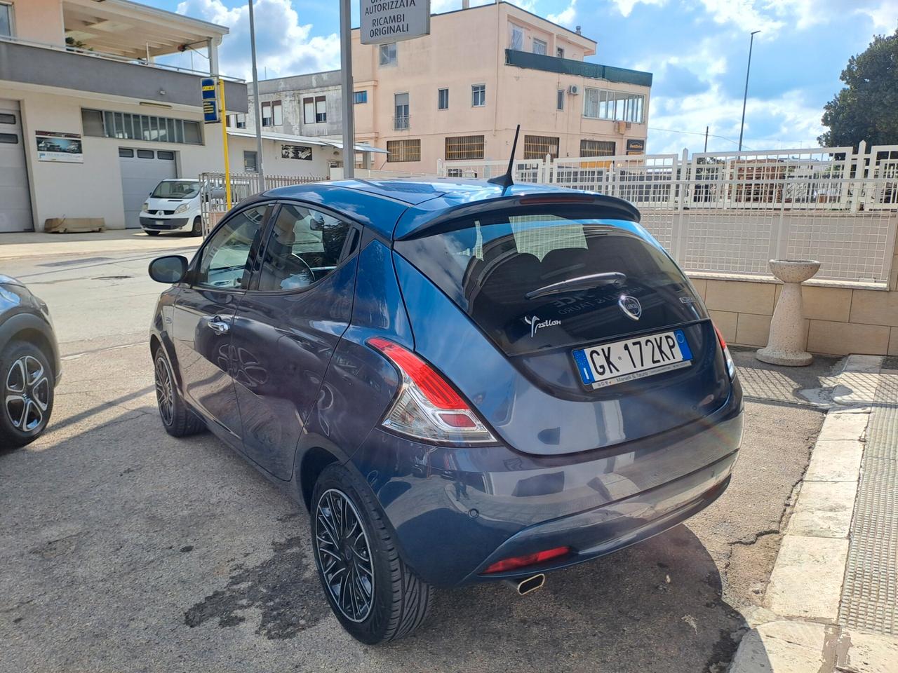 Lancia Ypsilon 1.0 FireFly 5 porte S&S Hybrid Ecochic Gold