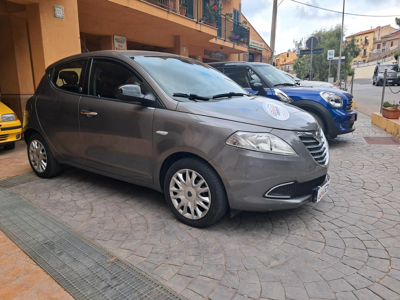 Lancia Ypsilon 1.2 69 CV 5 porte GPL Ecochic Gold