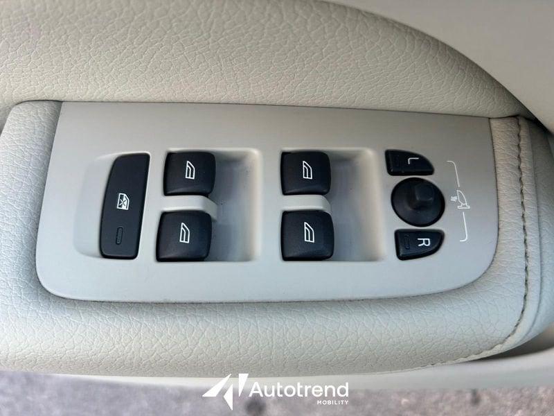 Volvo XC60 D4 190 CV Automatica NAVI TETTO LED Inscription