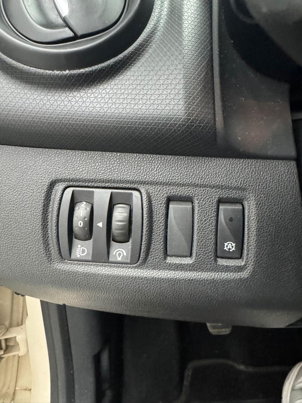 Renault Clio dCi 8V 75 CV Start&Stop 5 porte Energy Duel