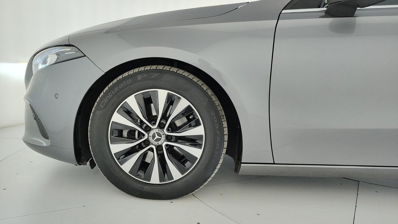 Mercedes-Benz A 180 d Sport auto