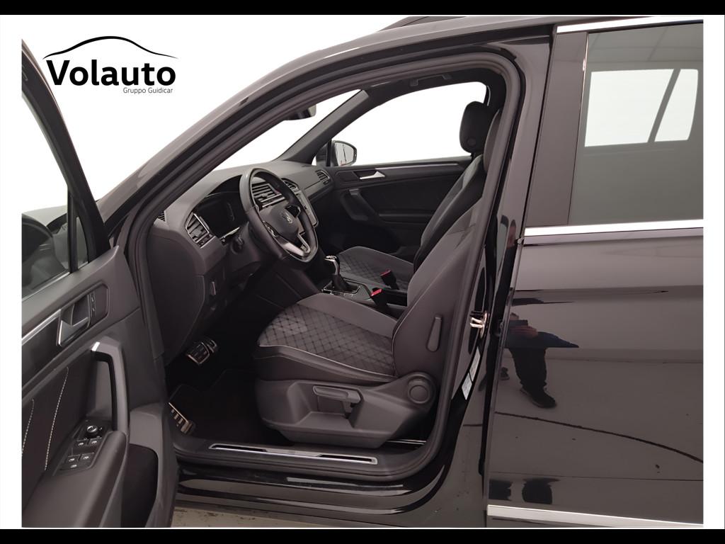 VOLKSWAGEN Tiguan II 2021 - Tiguan 2.0 tdi R-Line 150cv dsg