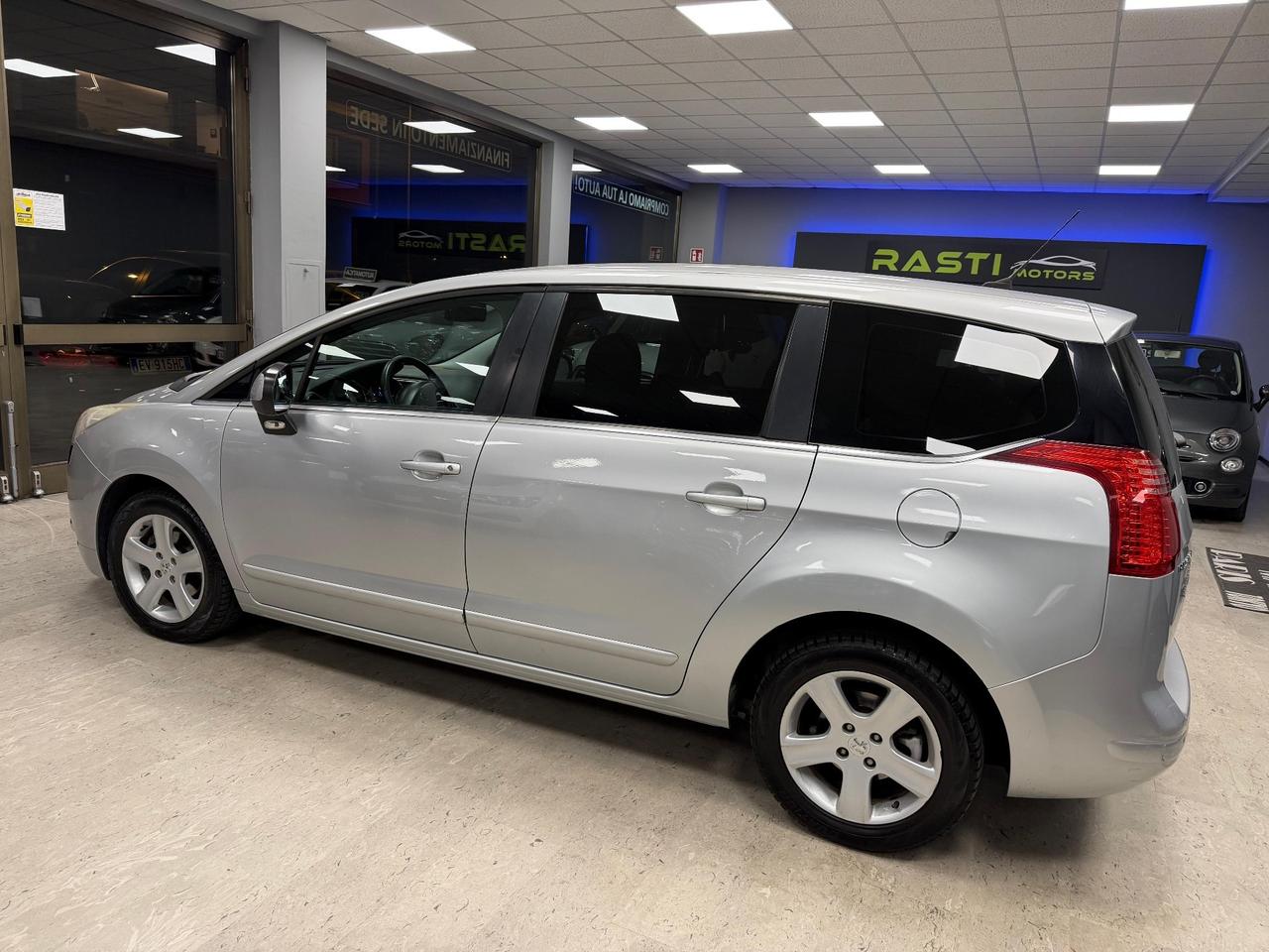 Peugeot 5008 1.6 HDi 112CV Business 7 POSTI