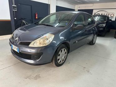 RENAULT Clio 1.2 16V 5 porte Dynamique