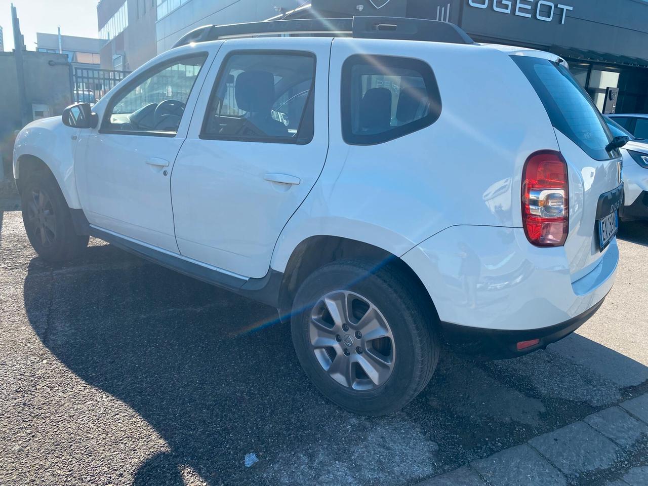 Dacia Duster 1.6 110CV 4x2 metano Lauréate 104000 km !