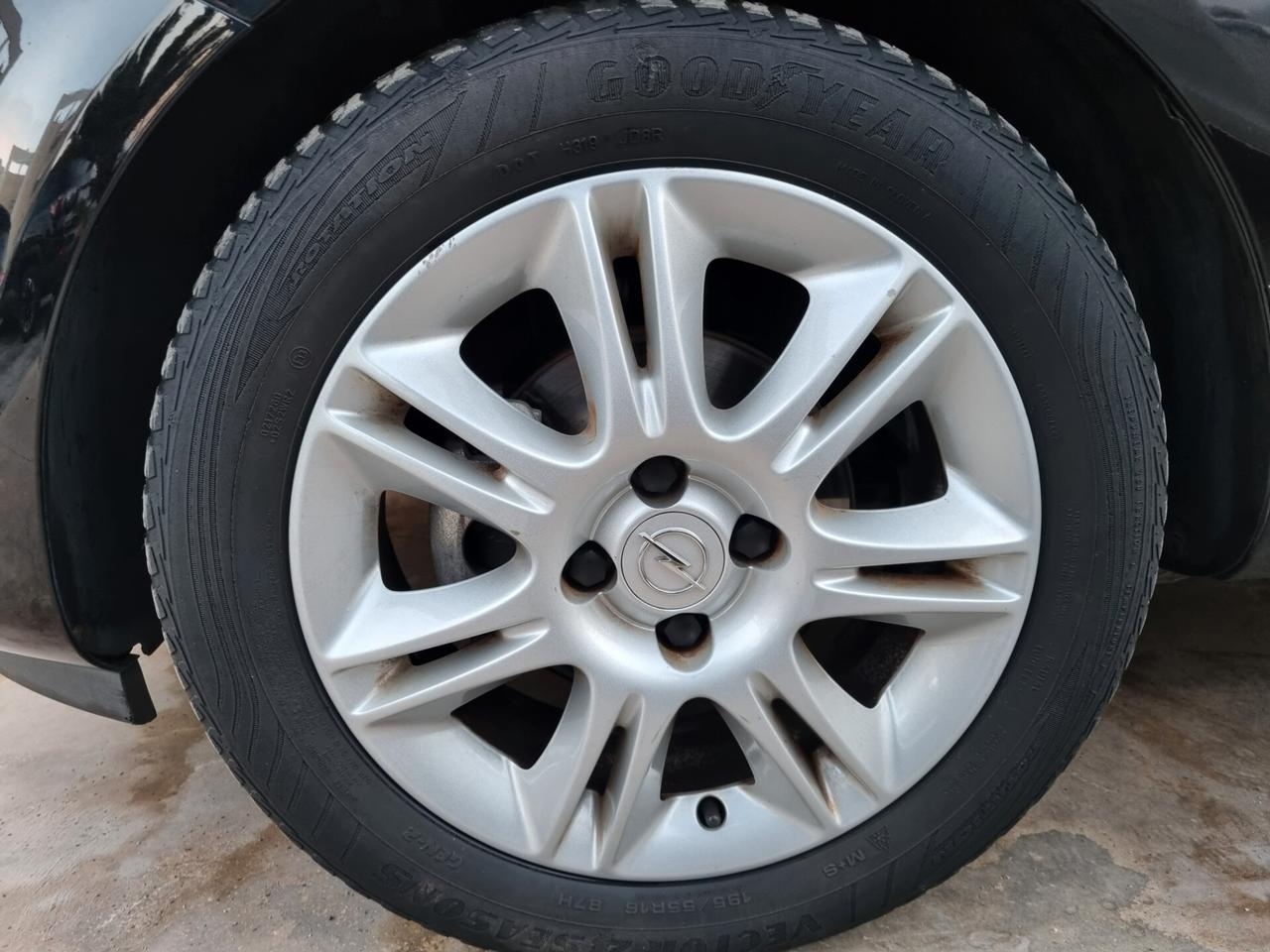 Opel Corsa 1.2 5 porte Enjoy