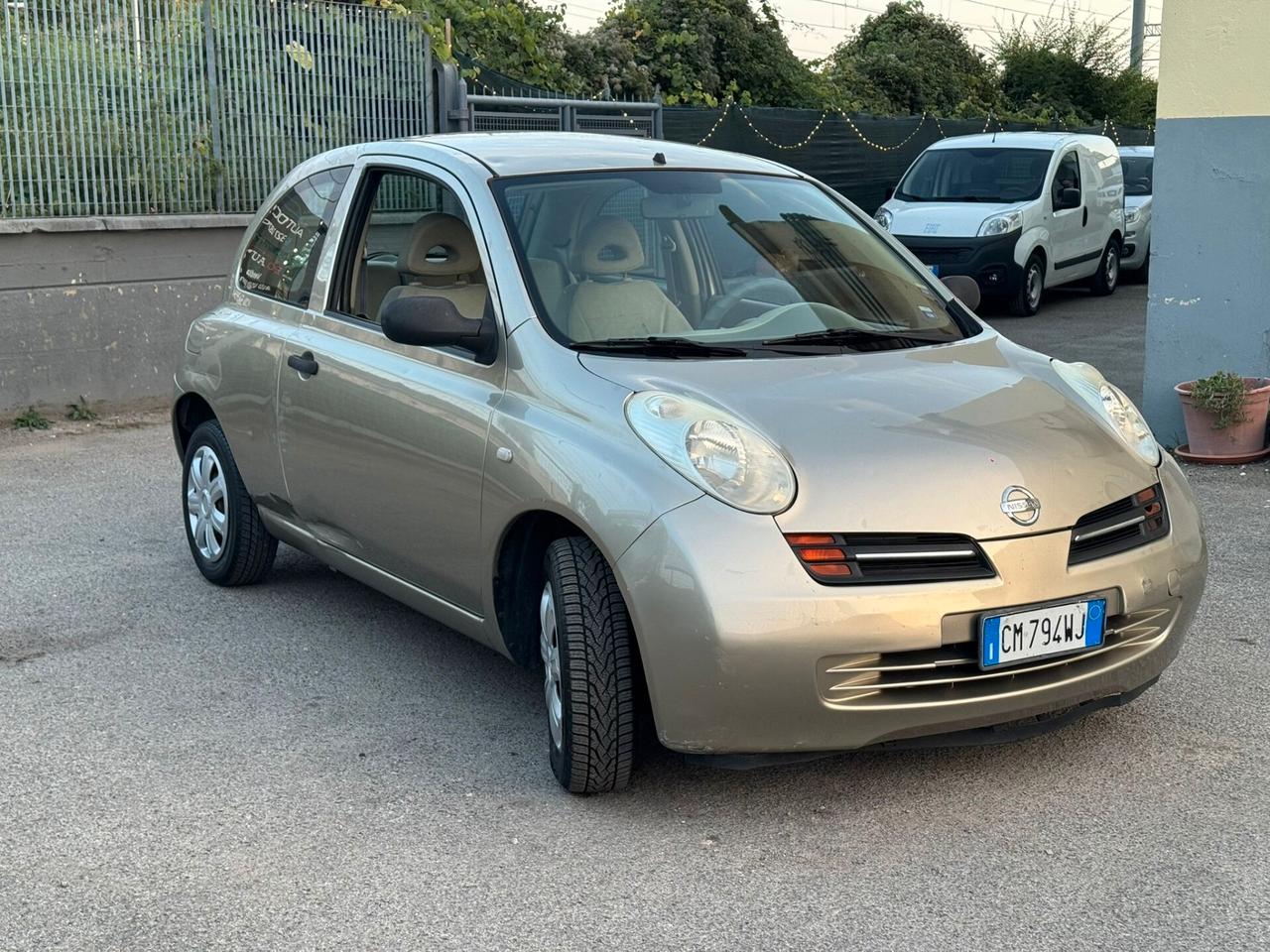 Nissan Micra 1.0 16V 3 porte Visia