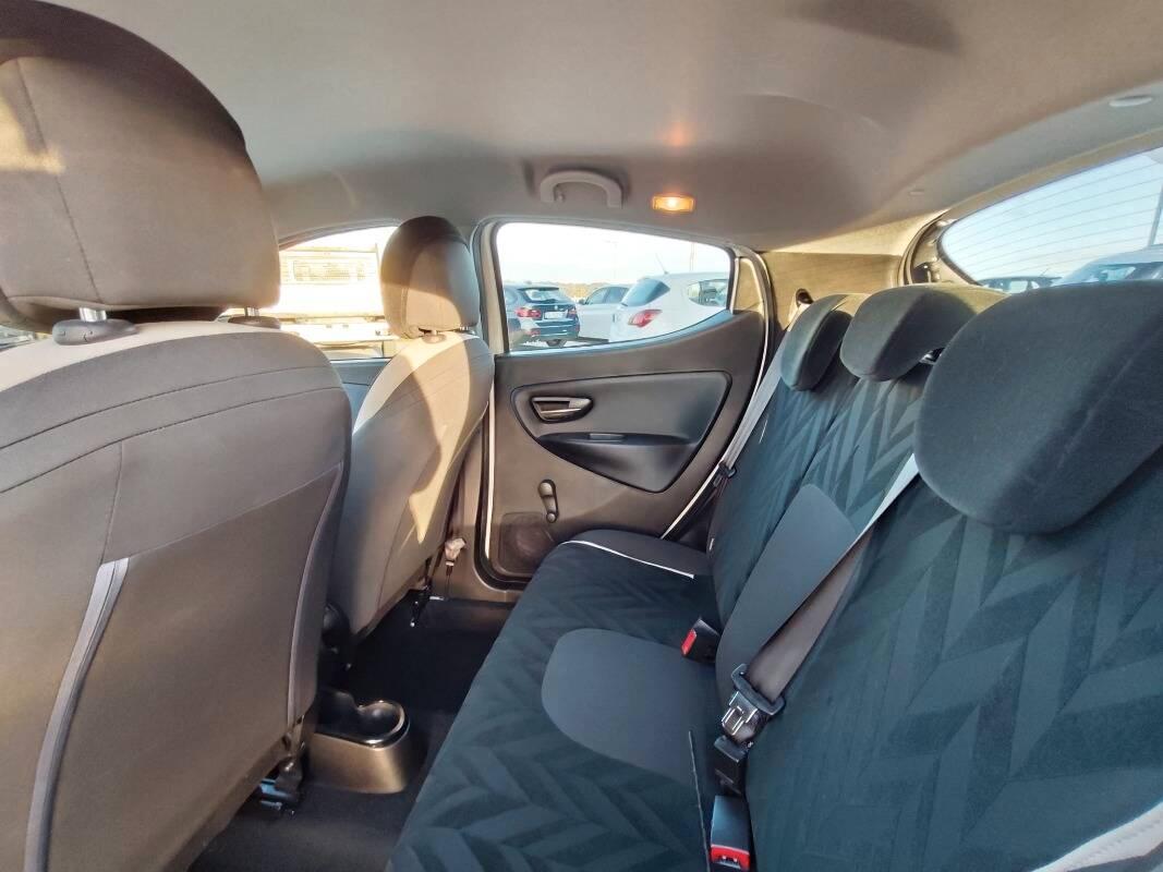 Lancia Ypsilon 1.2 Silver 69cv