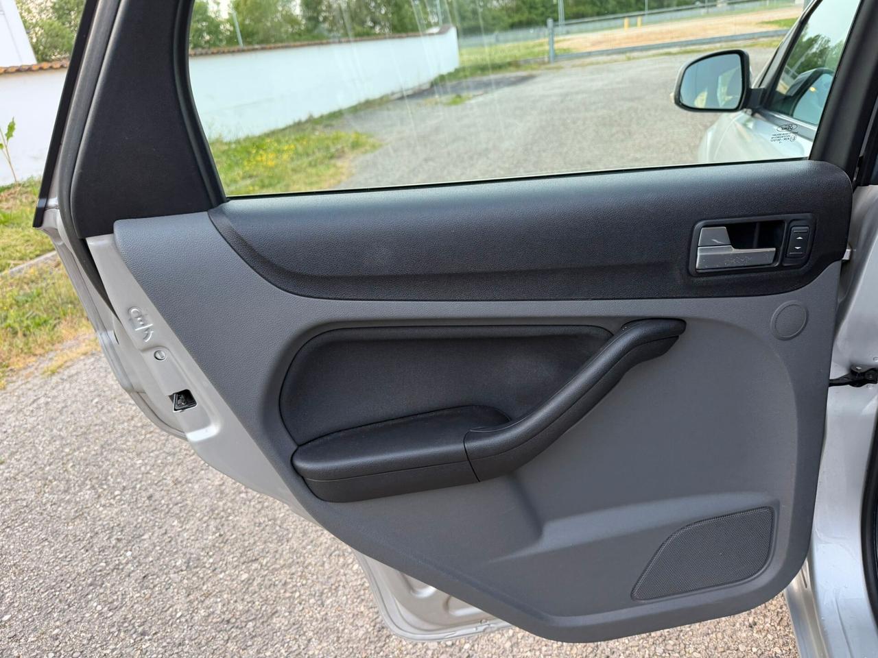 FORD FOCUS 2.0 TITANIUM BENZINA GPL 2030