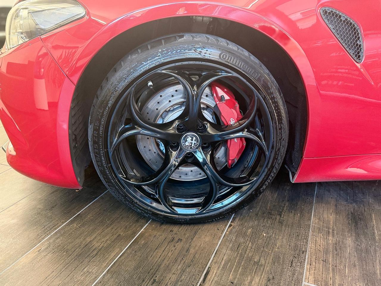 Alfa Romeo Giulia 2.9 V6 Bi-Turbo AT8 Quadrifoglio