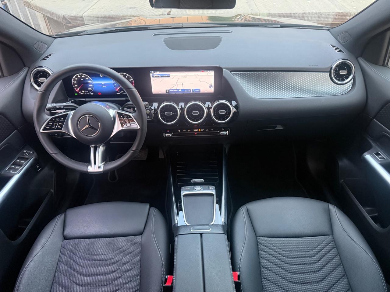Mercedes-benz GLA 180 Mhev Aut. PARI AL NUOVO - PRONTA CONSEGNA - PREZZO REALE!