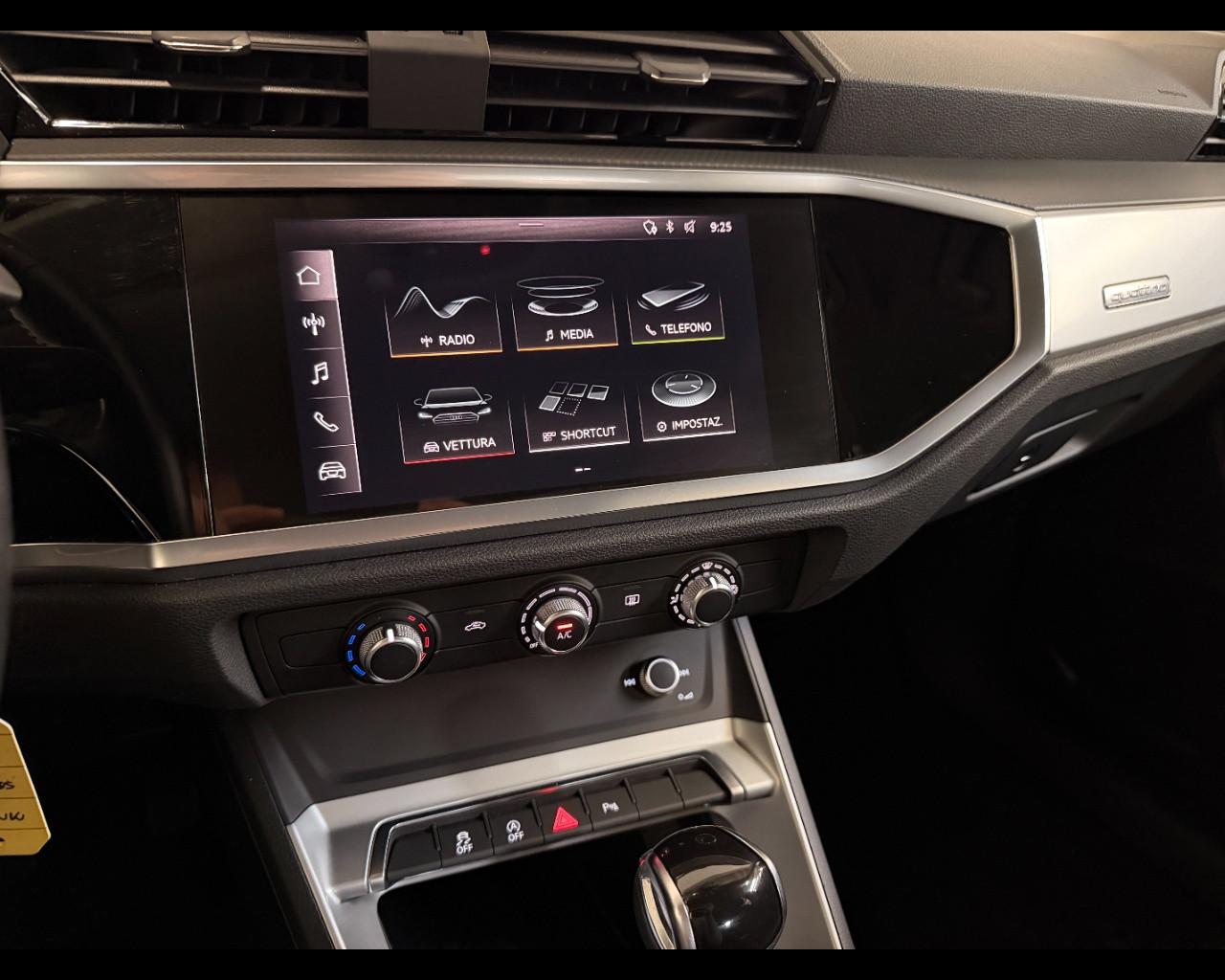 AUDI Q3 40 TDI S-TRONIC QUATTRO BUSINESS