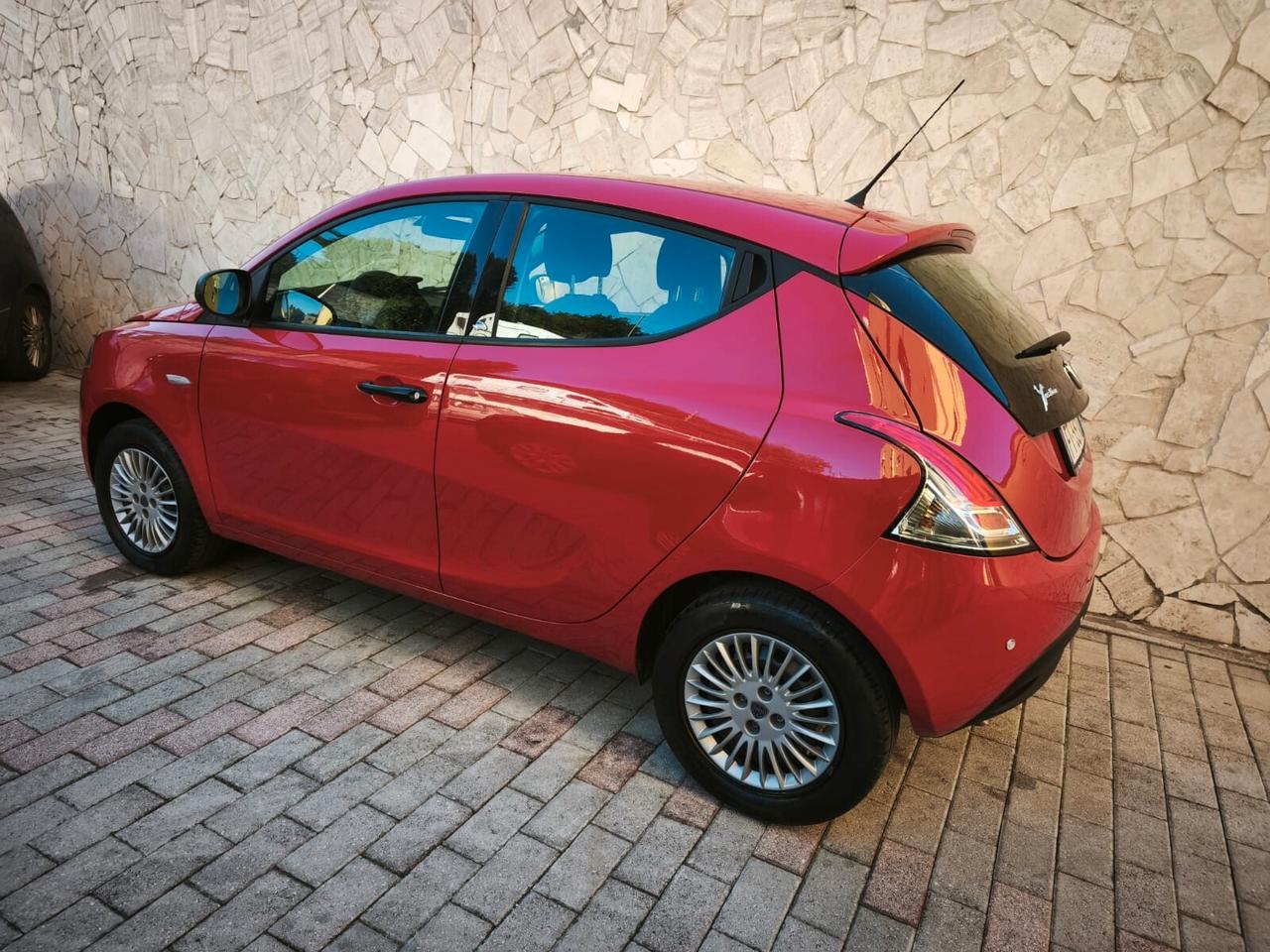 Lancia Ypsilon 1.2 69 CV 5 porte S&S Elefantino Blu