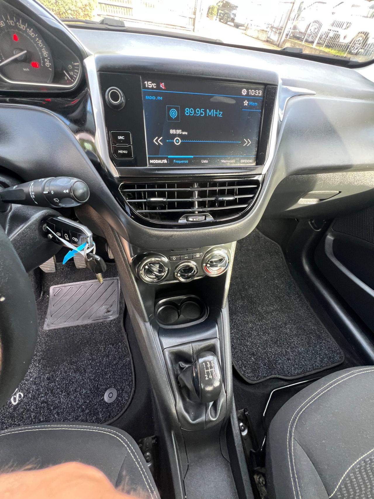 Peugeot 208 PureTech 82 5 porte Allure