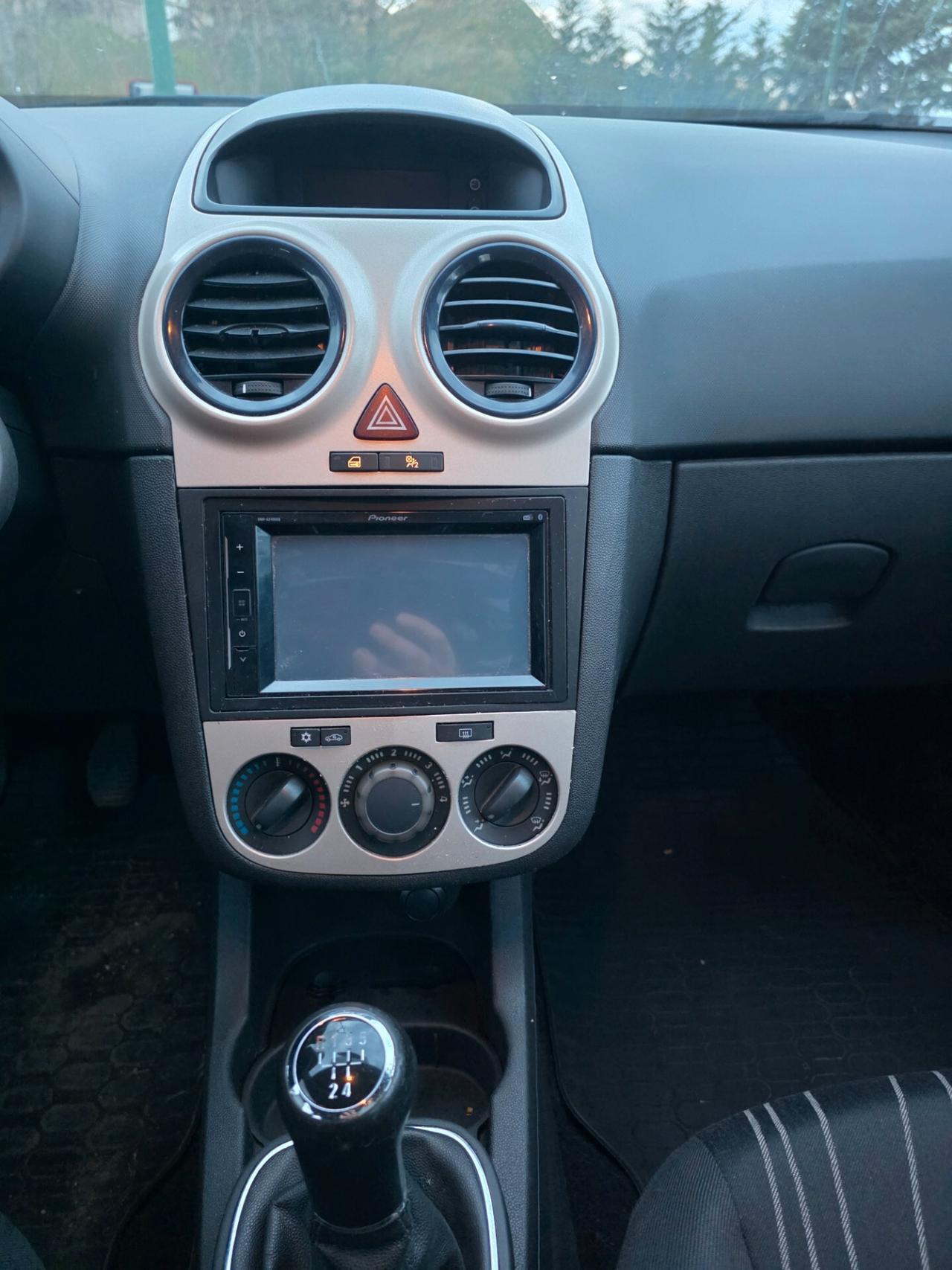 Opel Corsa 1.2 5 porte Cosmo