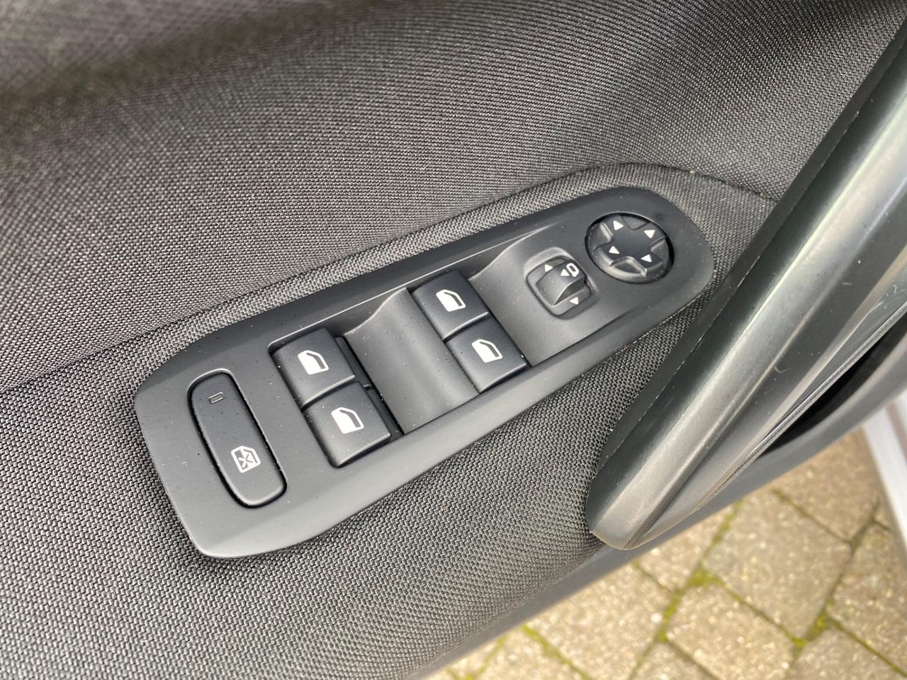 Peugeot 308 BlueHDi 100 S&S SW Active