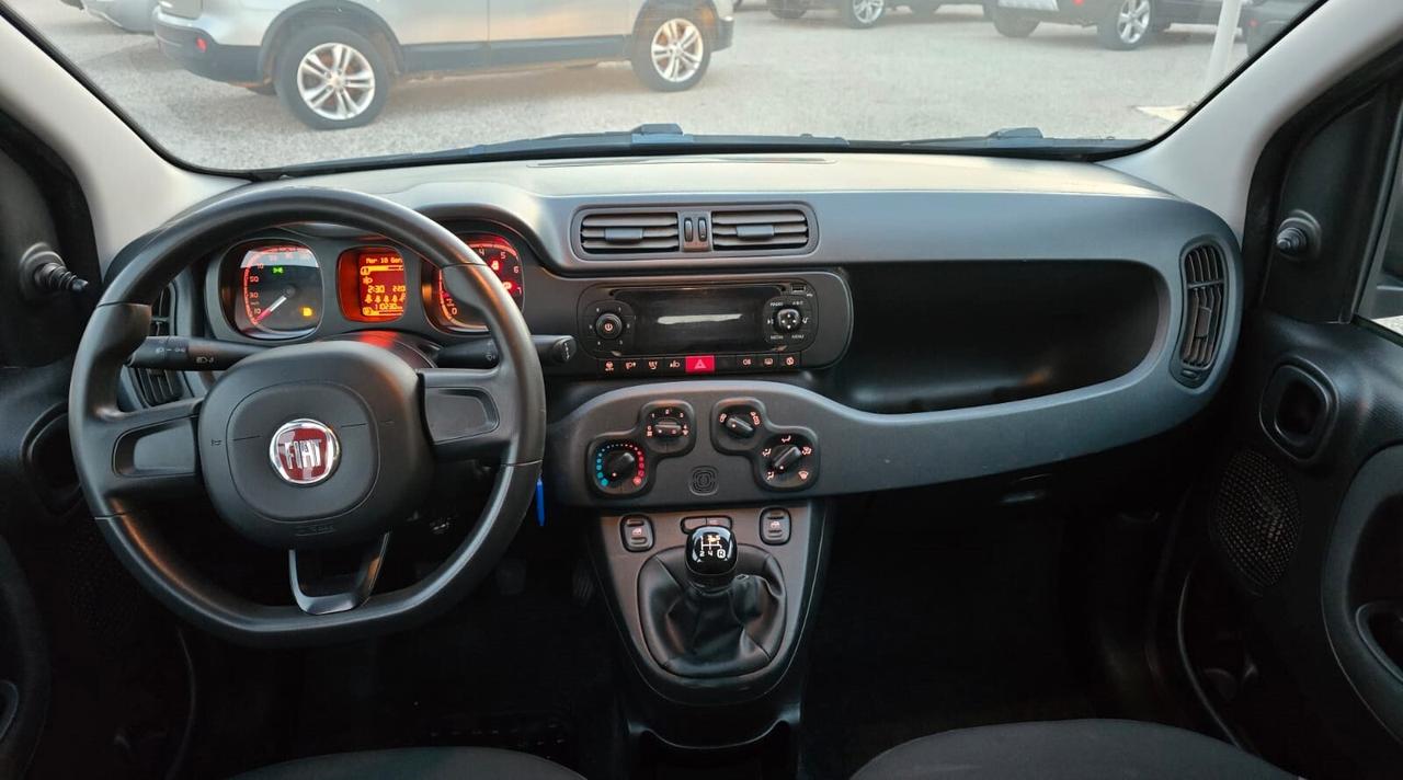 Fiat Panda 1.2 Lounge - PARI AL NUOVO -