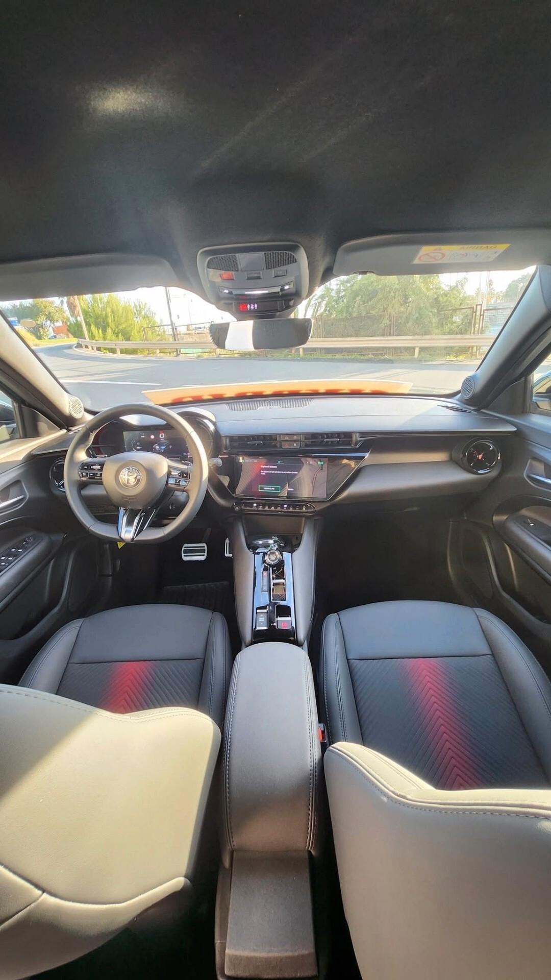 Alfa Romeo Junior ALLESTIMENTO VELOCE + PACCHETTI