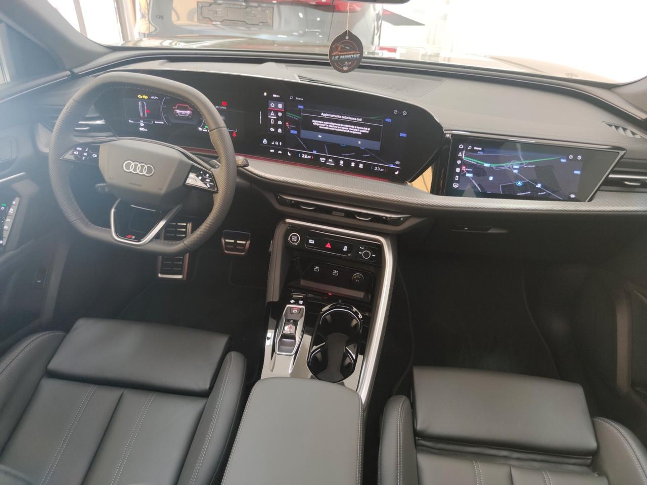 Audi Q5 40 2.0 tdi mhev 12V Identity Black quattro s-troni