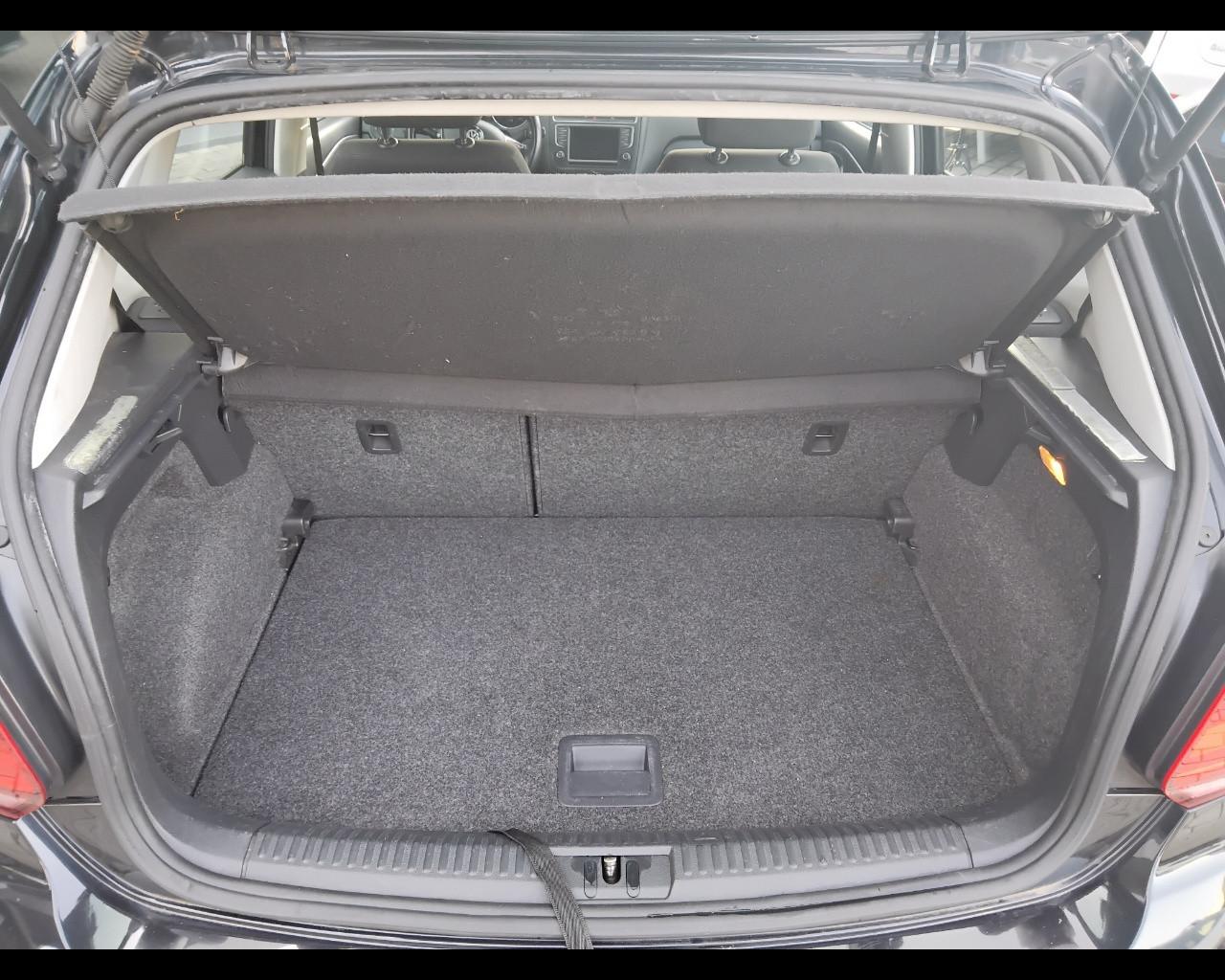 VOLKSWAGEN Polo V 2014 - Polo 5p 1.0 mpi Comfortline 75cv