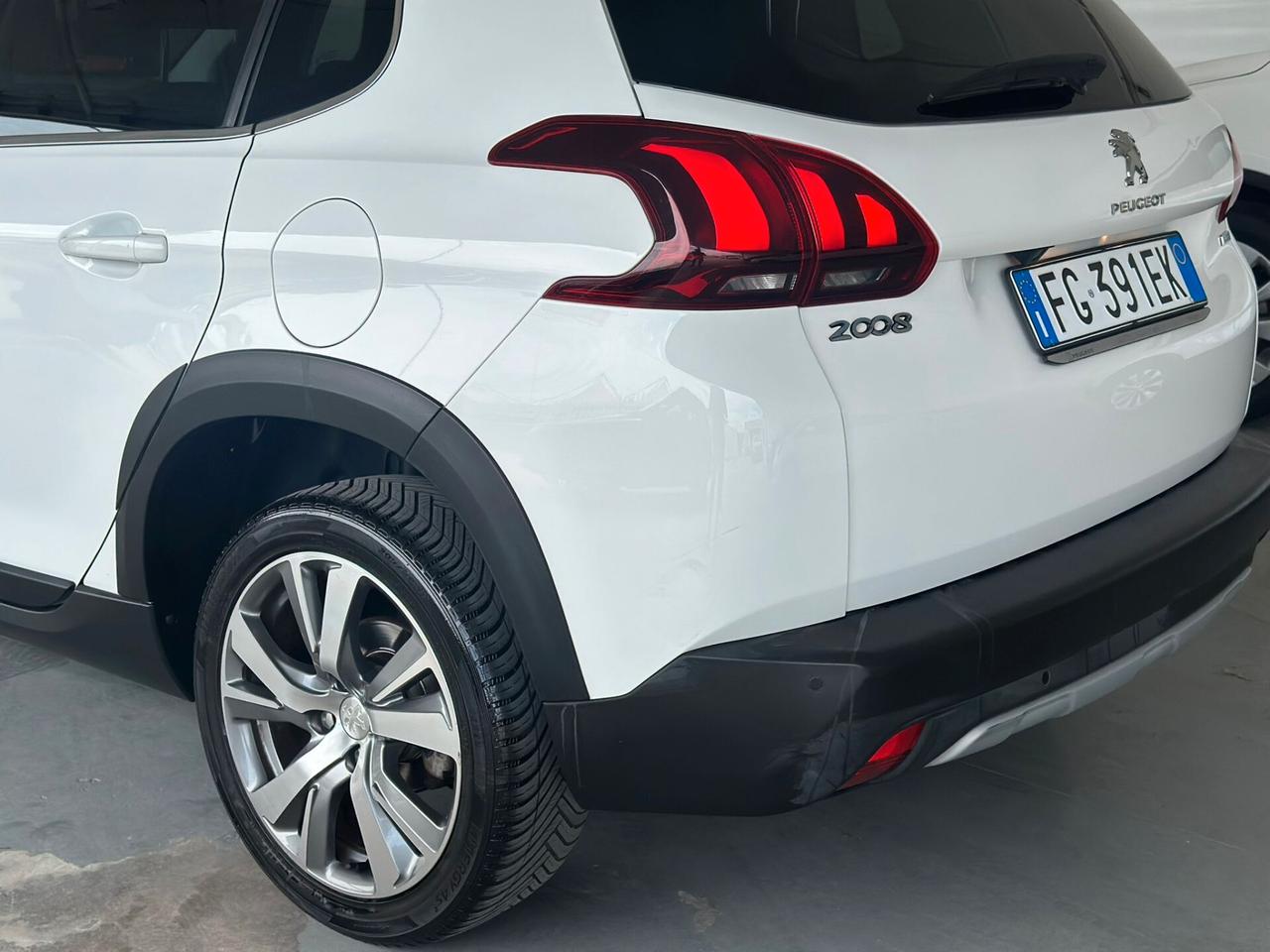 Peugeot 2008 BlueHDi 100 Allure 2016