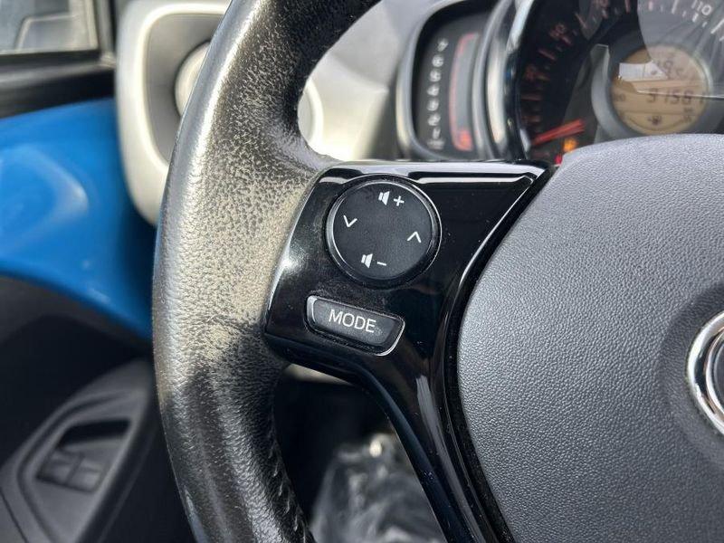 Toyota Aygo 1.0 VVT-i 69 CV 5p x-play NAVI + RETROCAMERA