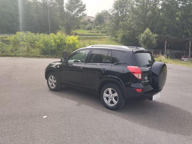 TOYOTA RAV 4 Luxury 2.2 D-CAT