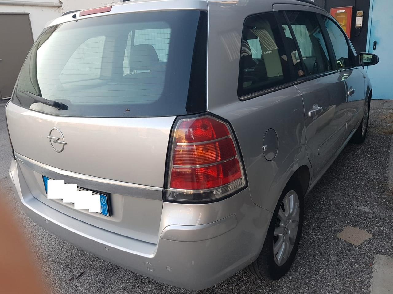 Opel Zafira 1.6 16V Twinport Cosmo