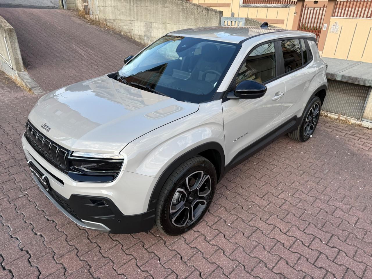 Jeep Avenger 1.2 Turbo e-Hybrid MHEV Summit VARI COLORI